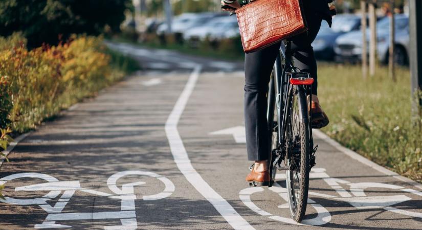 Kerékpárosbarát jövőt épít Lajosmizse, útfejlesztések kezdődnek mindenfelé