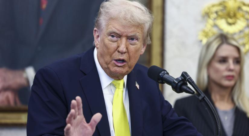 Eljárás alá vonták Trump egykori tanácsadóját, aki mára már ellenfele lett