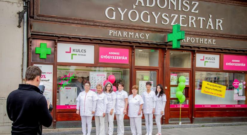 Kipattant a patika, avagy új Adonisz a sétálóutcán