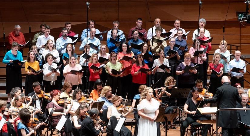 Dupla Aida előadás jön a pécsi Kodály Központba