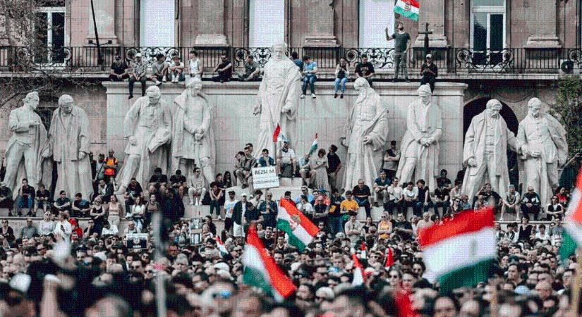 Magyarországon a társadalmi megosztottság azért egyedi, mert szándékos