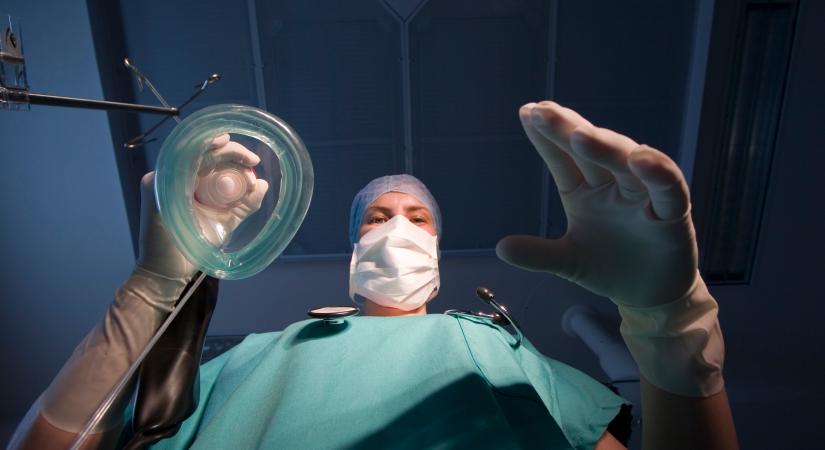 Hogyan ébredhet fel az altatásból műtét közben egy beteg?