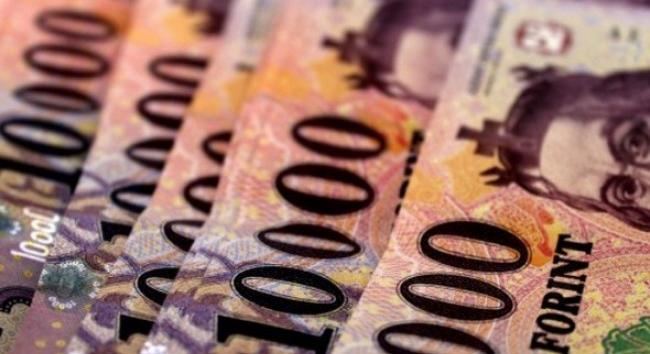 KSH: a bruttó átlagkereset 683 300 forint volt augusztusban