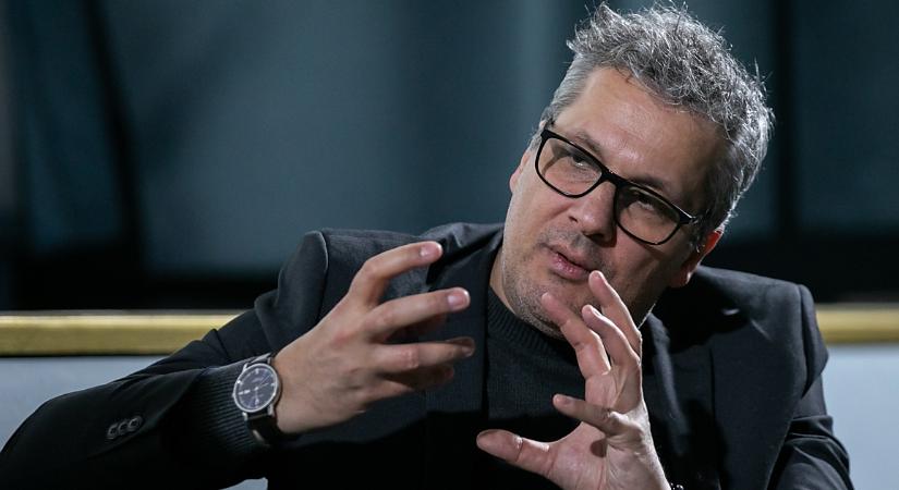 A lyukas lepedő legendájáról és a csodarabbikról is szó lesz a debreceni kávézóban