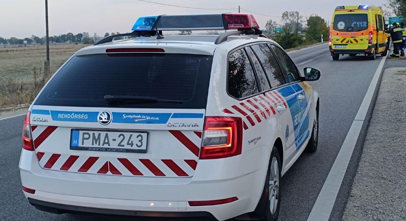 Katasztrófavédelmis és navos is érintett az 54-es főúti ötös karambolban – fotók, videó
