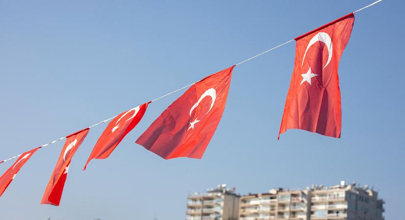 Törökország új törvénycsomagja börtönnel fenyegeti az LMBTQ közösség tagjait