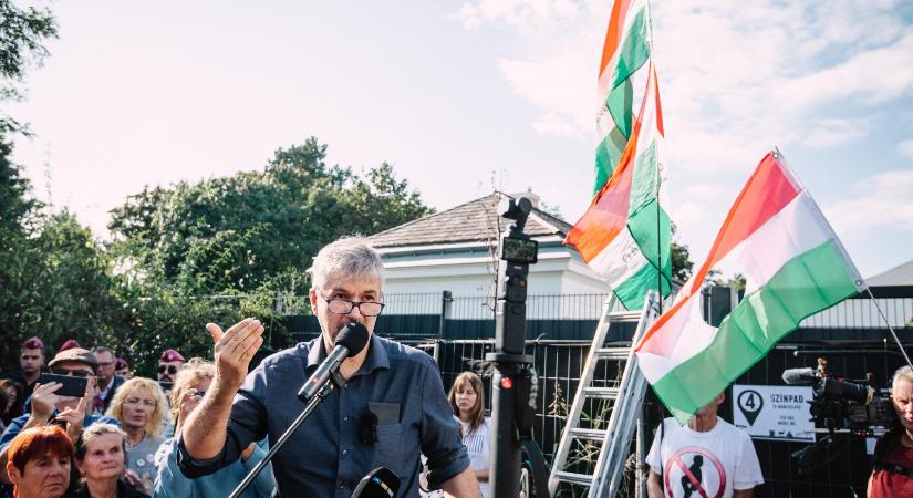Orbán Viktor apja feljelentette Hadházy Ákost a NAIH-nál