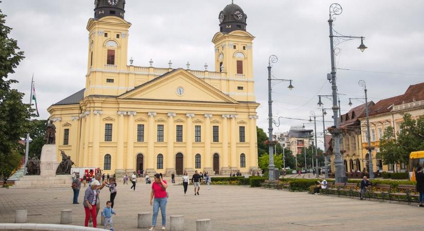 Fényes nappal, Debrecen belvárosában élt vissza a helyzettel egy férfi - fotóval!