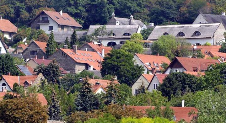 Rengeteg ingatlan besorolása változhat meg – magyarok tömegét érinti