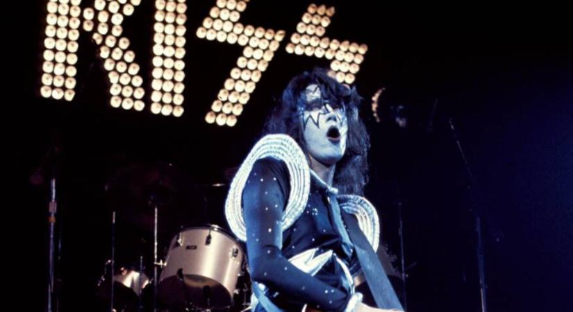 Spaceman már az égben jár: elhunyt Ace Frehley, a KISS alapító gitárosa