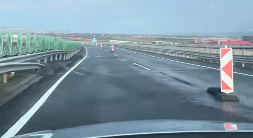 Lázár Jánosék kiakadtak, amiért a Strabag nem újította fel idejében az M30-as autópályát