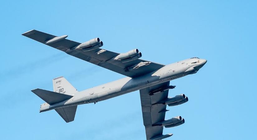 Az USA nem viccel – B-52-es stratégiai bombázók jelentek meg Venezuela partjainál