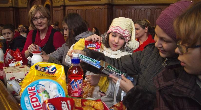 Karácsonyi élelmiszercsomagra lehet pályázni