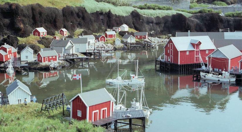 Egy világörökségi városba és a LEGO-rajongók Mekkájába indít járatot a Wizz Air