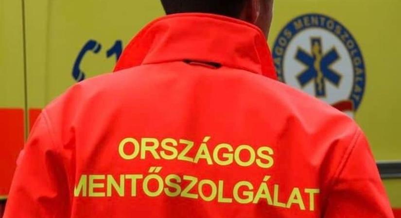 Teljes útzár! Frontális karambol a 8119-es úton, a mentők is a helyszínen vannak