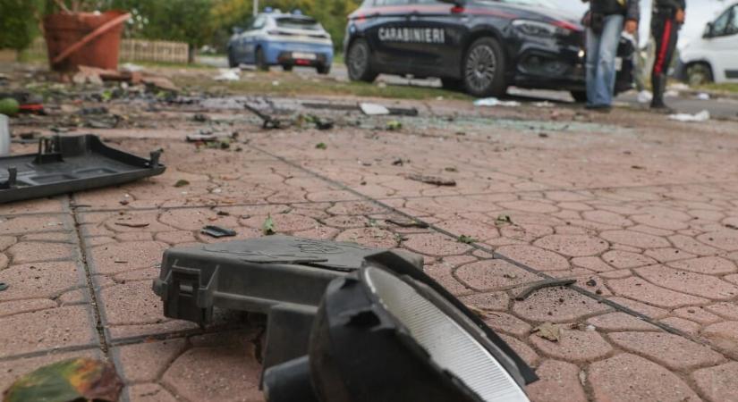 Otthona előtt robbantották fel egy oknyomozó újságíró autóját Olaszországban