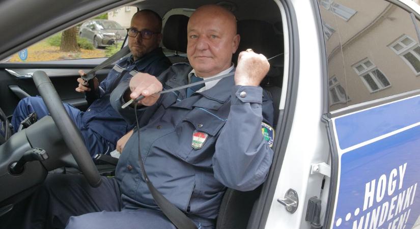 Bekapcsolod? Vagy kockáztatsz? Döbbenetes számok és rendőri tapasztalatok a biztonsági övről (videóval)