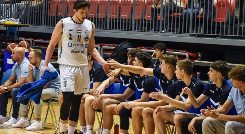Cápaveszély Budapesten: a veretlen Blue Sharks a Vasas otthonába látogat