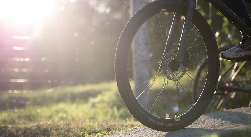 Kerékpáros ügyességi program a KisTri Team szervezésében – a triatlon felé vezető út