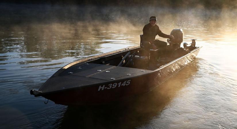 Különleges jelenségre lettek figyelmesek a Tisza mellett sétálók