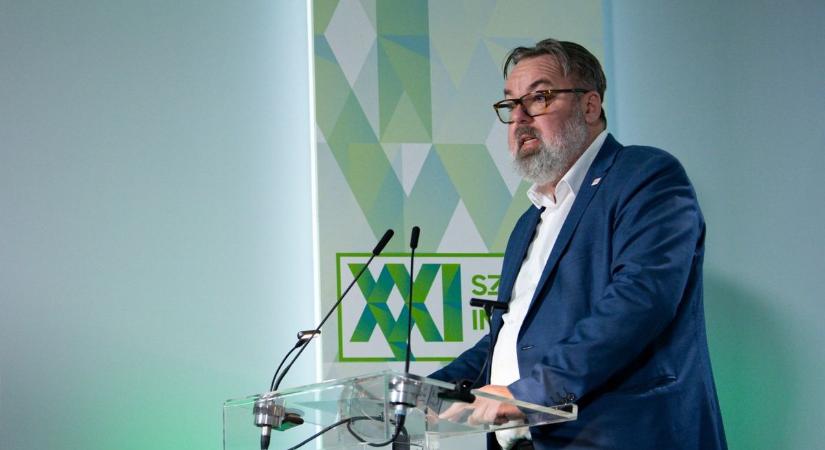 L. Simon László: az Európai Parlament megcsúfolta a mentelmi jog intézményét