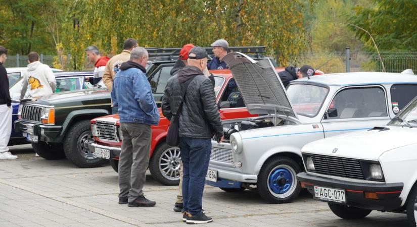Retrocsodák vonultak fel Ózd utcáin - képekkel
