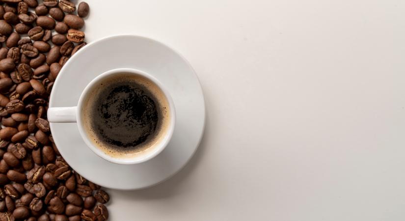 Új kávétrend hódít: felejtsd el a cukrot és a tejet!