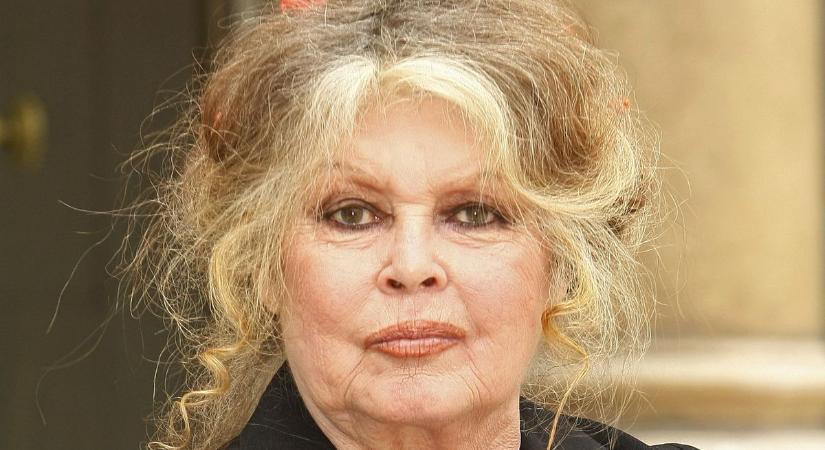 Kórházba került a 91 éves legendás színésznő, Brigitte Bardot