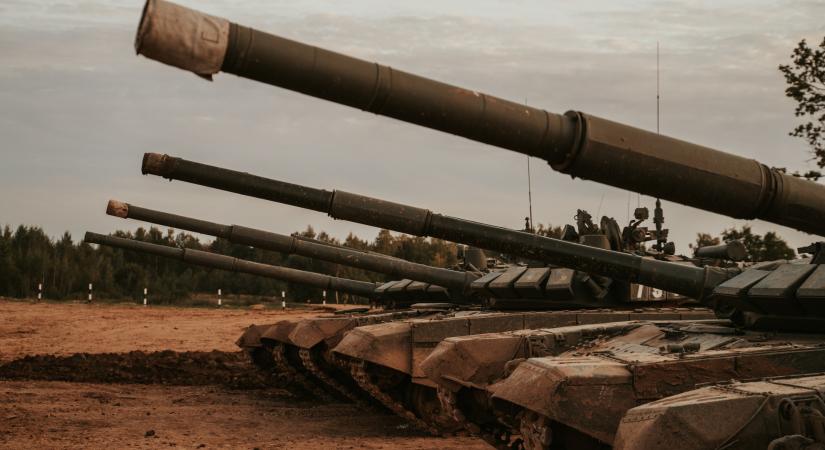 Dmitrij Medvegyev elárulta, hány katonát toboroztak idén