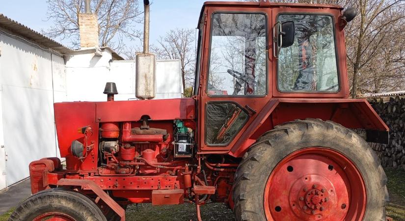 Felismered, milyen típusú ez a traktor? Kettőt találhatsz!