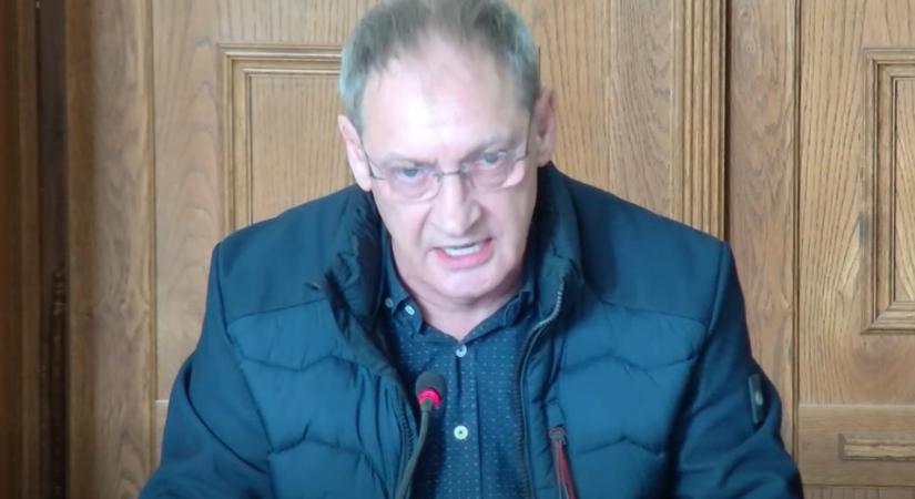 “Egy senki vagy” – Hajdúböszörmény volt fideszes alpolgármestere nekiesett a jelenlegi polgármester férjének