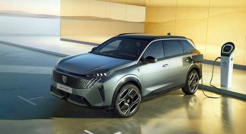 Extrákkal gazdagodnak a Peugeot elektromos modelljei