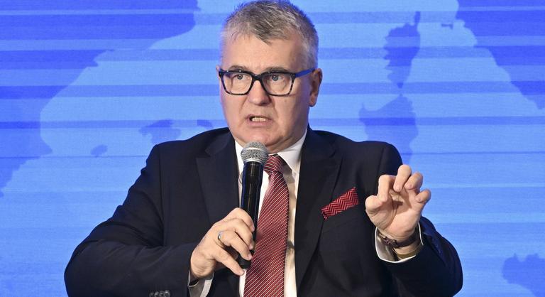 Lentner Csaba közgazdászprofesszor alaptörvény-ellenesnek nevezte az MTA működését