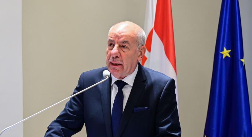 Sulyok Tamás: A szabadságharc azt üzeni nekünk, hogy az emberi méltósághoz hozzátartozik a nemzet méltósága is