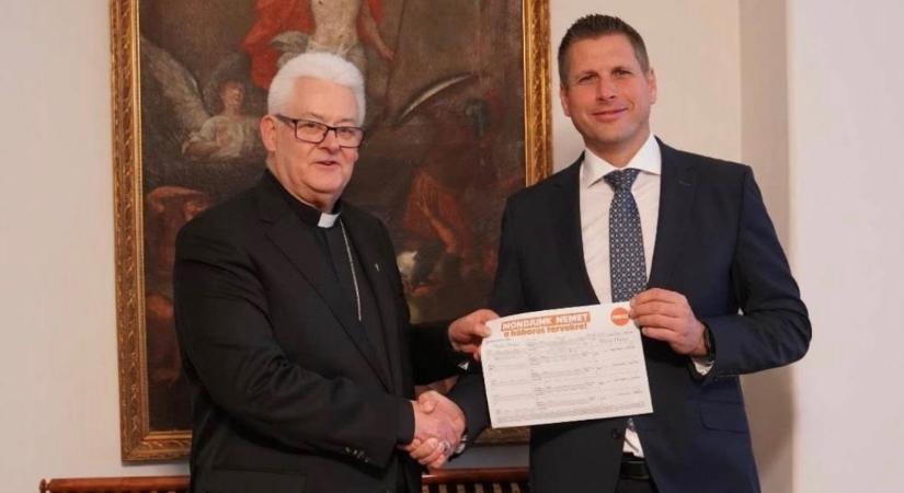 Brüsszelezik és a Fidesznek kampányol a megyéspüspök