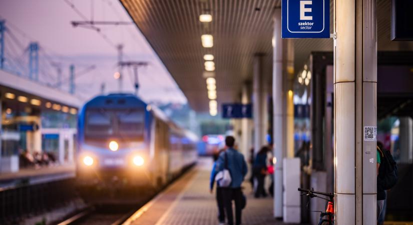 Pontosabban közlekedtek a vonatok szeptemberben, mint egy évvel ezelőtt