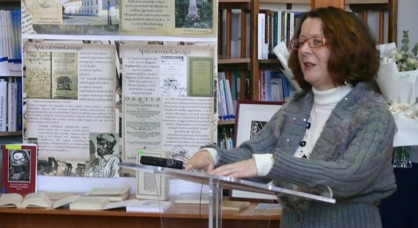Apáczai Csere Jánosra emlékeztek Beregszászban a róla elnevezett egyetemi könyvtárban - Tudás, művelődás – anyanyelven