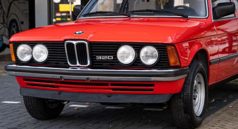 Nem elírás, alig 170 kilométerrel árulnak egy 46 éves BMW-t