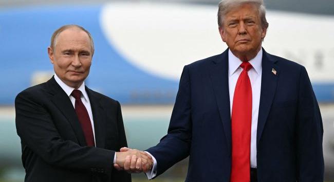 Az EU vezetői megpróbálják megfúrni a Trump–Putyin-találkozó előkészületeit – Bloomberg