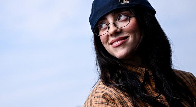 Billie Eilish, Elon Musk és Albert Einstein a magyar gimnazisták példaképei