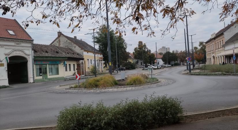 „Úgy hiányzott az áthelyezett munkanap, mint üveges tótnak a hanyatt esés!”