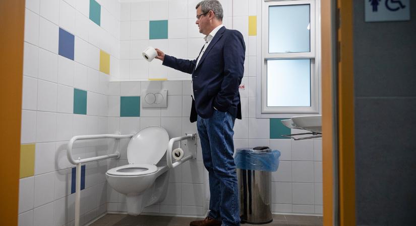 Orbán Viktor kormányrendelet adott ki arról, hogy a kórházakban kell lennie vécépapírnak