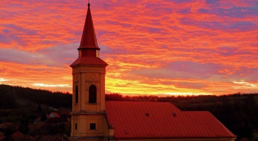 Mozart dallamai csendülnek fel Szomolyán – ingyenes koncert a Kisboldogasszony-templomban