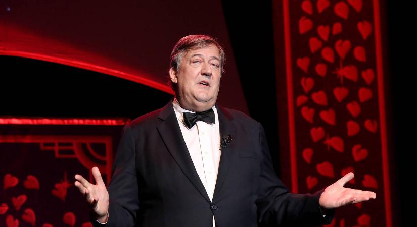 Stephen Fry elárulta, milyen őrült hatásokkal jár a 30 éves korkülönbség a férjével