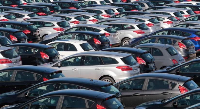 Továbbra is dübörög a használtautó-piac: 9 hónap, 700 ezer adásvétel