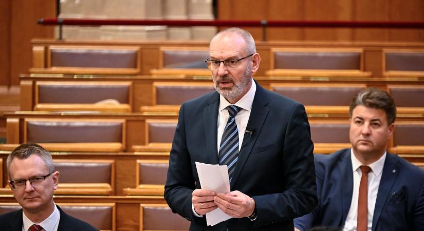 A frakcióvezető-helyettes kimondta: „Épp, ahogy Brüsszel elvárja tőlük: adóemelések, megszorítások, hogy legyen miből finanszírozni a háborút!” (VIDEÓ)
