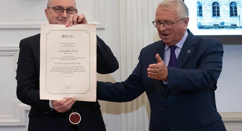 Kitüntető címet kapott a debreceni professzor