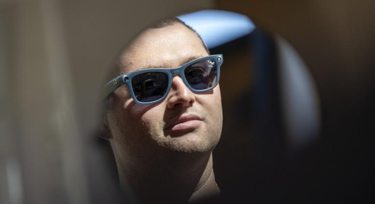 Hatalmas siker a Meta-szemüveg: történelmi csúcson a Ray-Ban