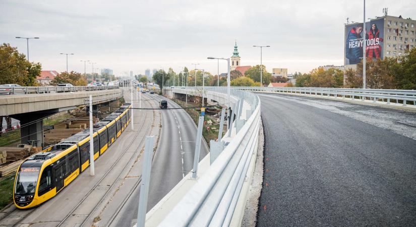 Hamarosan kezdődik a Flórián téri felüljáró felújításának második üteme – buszsávok segítik a közösségi közlekedést