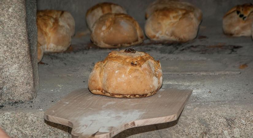 A szabadtéri kenyérsütés története – amikor a kenyérsütés közösségi esemény volt